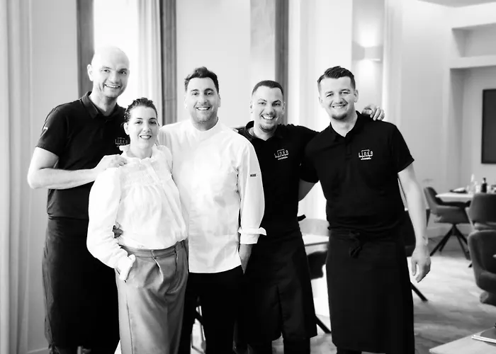 Villa Les Erables Restaurant Linea